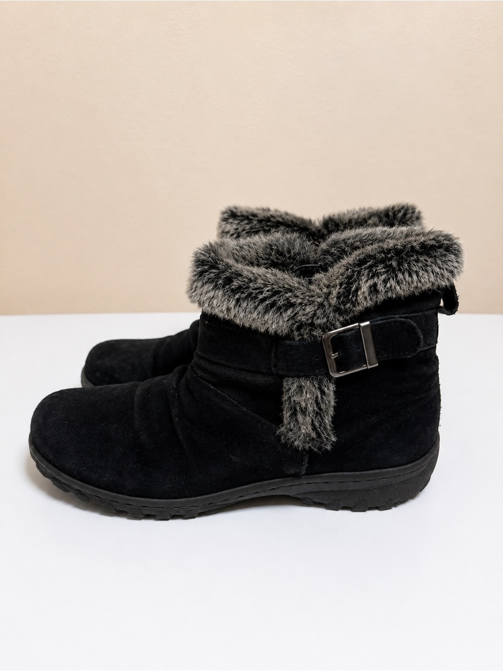 Khombu Lindsey Women’s Black Leather Faux Fur Ankle Boots Size 9M